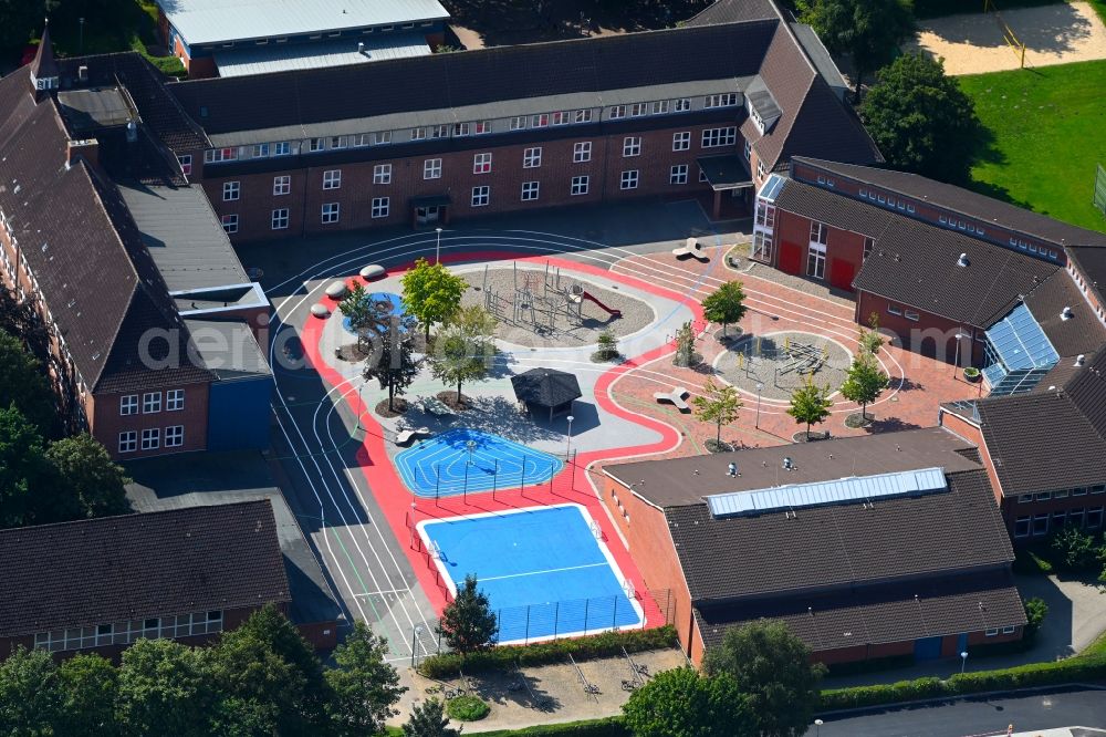 Niebüll from the bird's eye view: School building of the of Alwin-Lensch-Schule Niebuell on Marktstrasse in Niebuell in the state Schleswig-Holstein, Germany