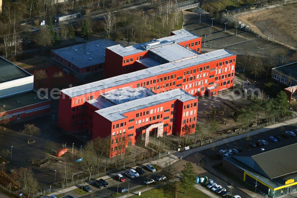 Schwerin from above - School building of the Astrid Lindgren Primary School in Schwerin, Mecklenburg-Vorpommern, Germany