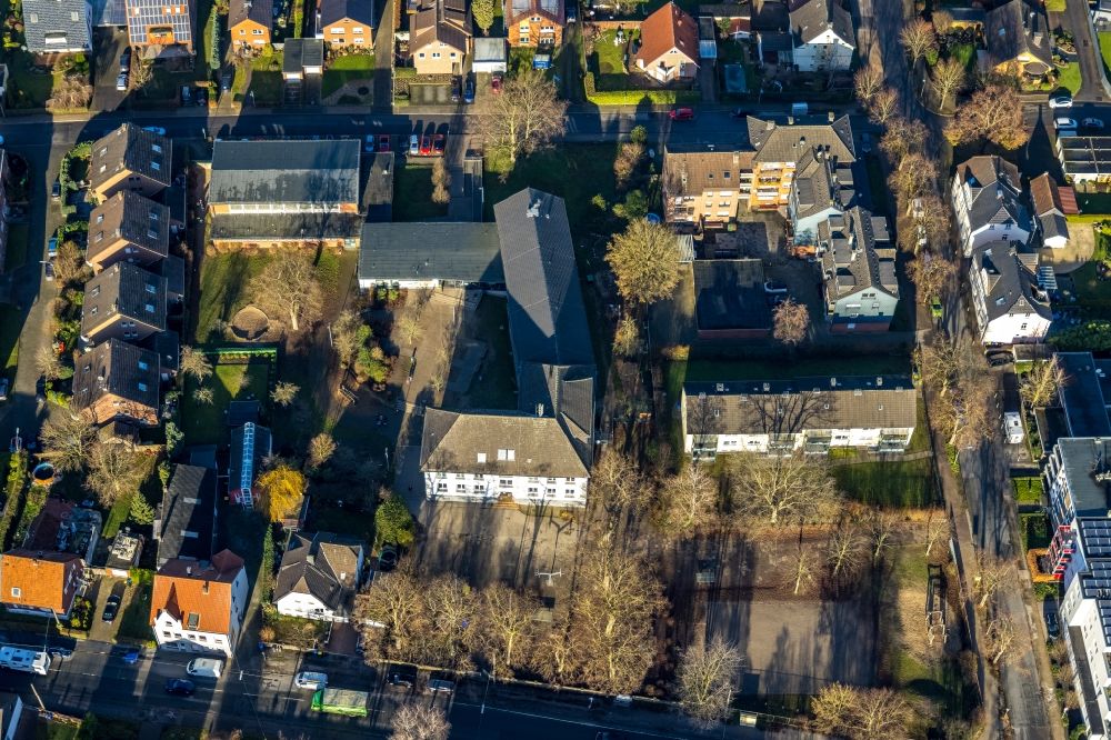 Aerial image Dorsten - School building of the Bonifatiusschule in the district Holsterhausen in Dorsten at Ruhrgebiet in the state North Rhine-Westphalia, Germany