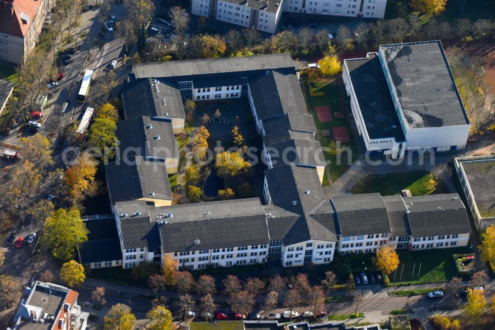 Aerial photograph Berlin - School building of the Broendby Oberschule on Dessauerstrasse in the district Steglitz-Zehlendorf in Berlin, Germany