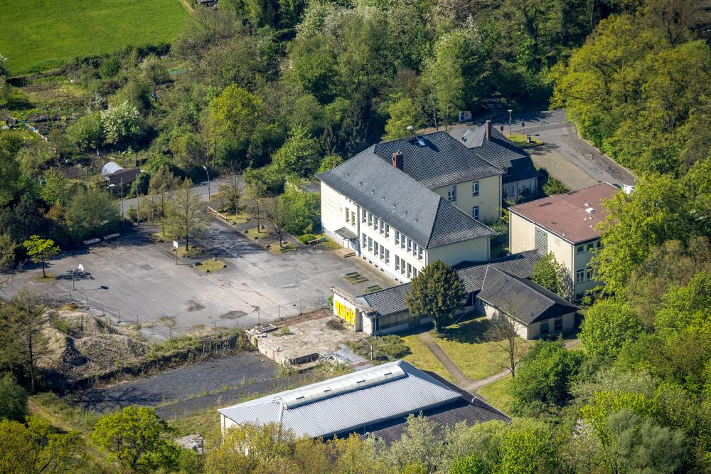 Aerial image Oberaden - School building of the Burgschule on street Alisostrasse in Oberaden at Ruhrgebiet in the state North Rhine-Westphalia, Germany