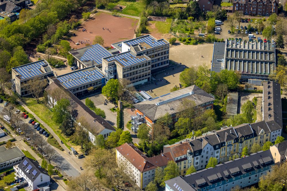 Aerial image Herne - School building of the of Mont-Cenis-Gesamtschule on Mont-Cenis-Strasse in Herne in the state North Rhine-Westphalia, Germany