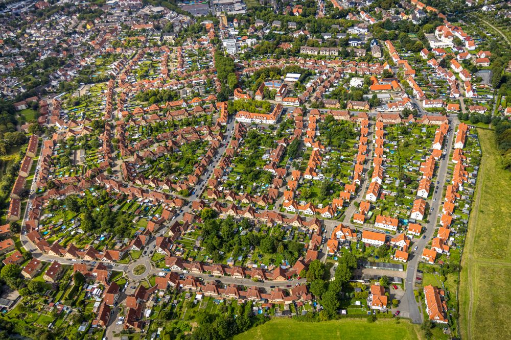 Ahlen from above - School building of the Diesterwegschule on street Schachtstrasse in the district Innenstadt in Ahlen in the state North Rhine-Westphalia, Germany