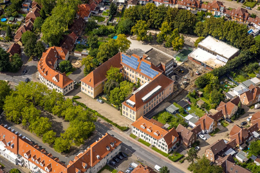 Aerial image Ahlen - School building of the Diesterwegschule on street Schachtstrasse in the district Innenstadt in Ahlen in the state North Rhine-Westphalia, Germany