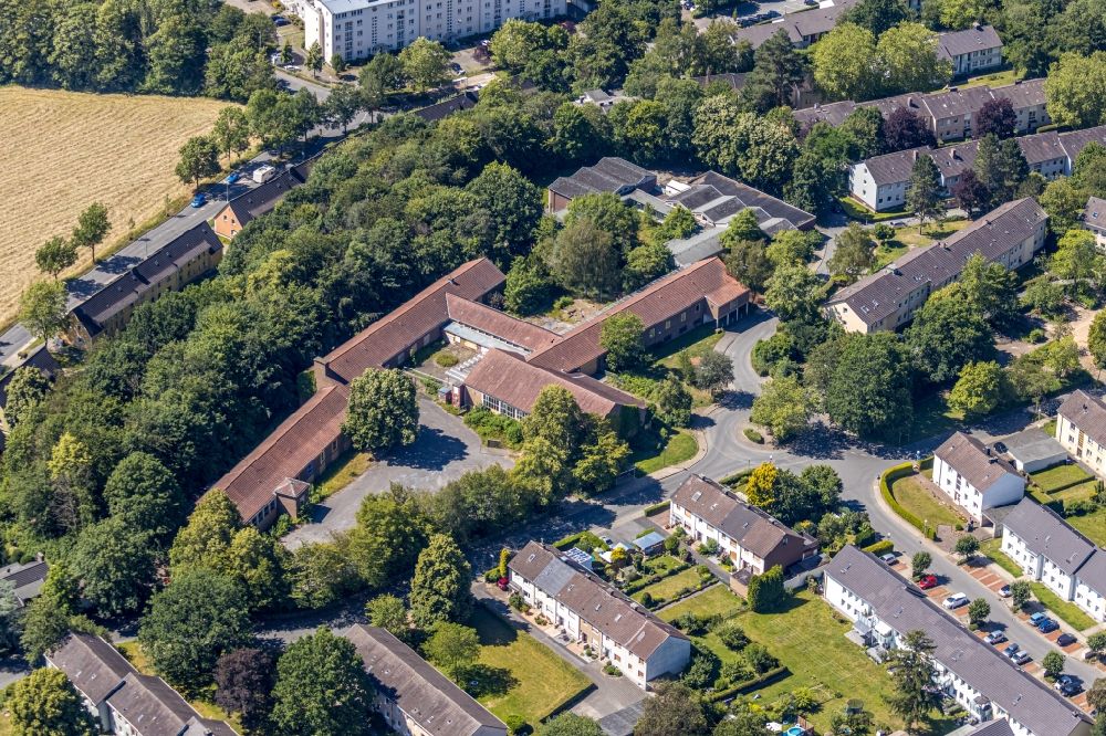 Aerial photograph Herdecke - School building of the former Grundschule im Dorf and the Albert-Schweitzer-Schule in the district Westende in Herdecke in the state North Rhine-Westphalia, Germany