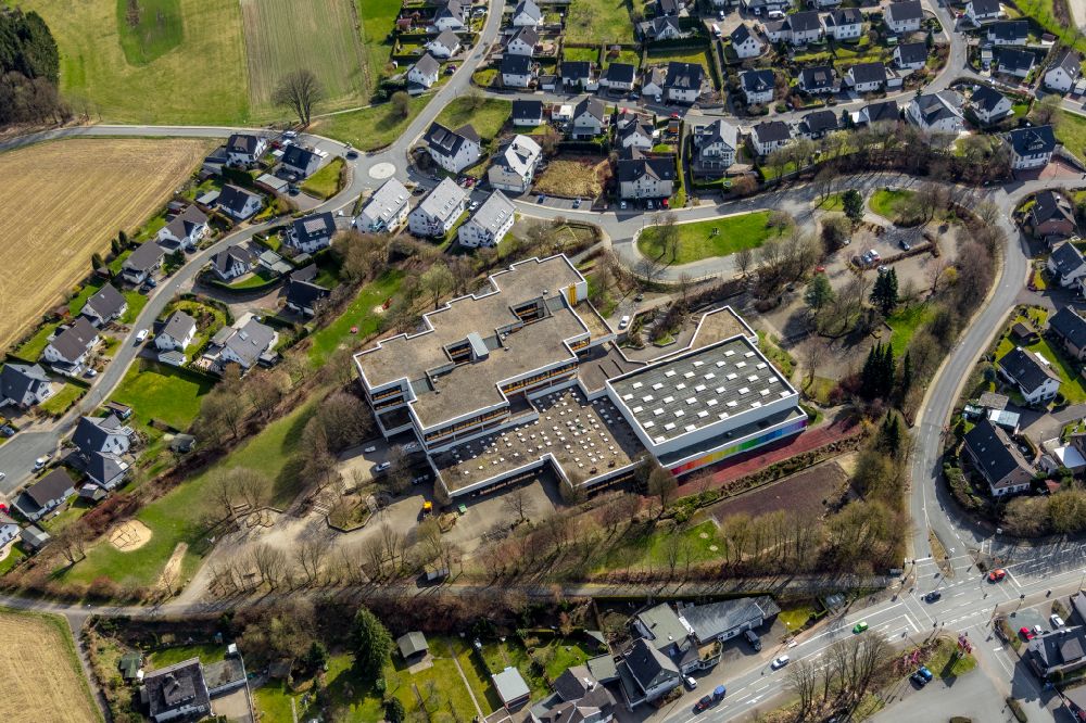 Aerial photograph Borghausen - School building of the Franz Hoffmeister Schulzentrum Bestwig in Borghausen at Sauerland in the state North Rhine-Westphalia, Germany