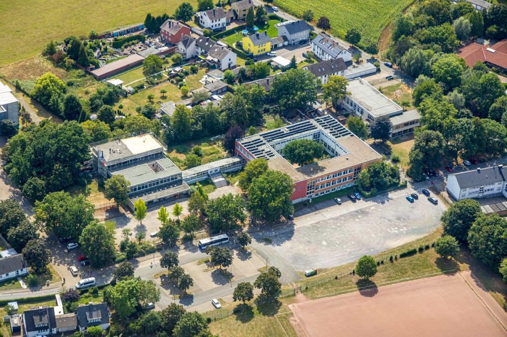 Aerial image Pelkum - School building of the Freie Waldorfschule on street Kobbenskamp in Pelkum at Ruhrgebiet in the state North Rhine-Westphalia, Germany