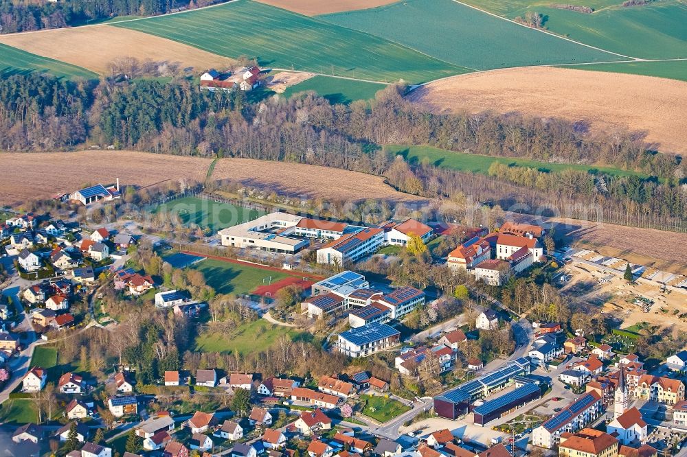 Aerial image Furth - School buildings and sports facilities of the elementary and middle school as well as the Maristen-Gymnasium, on the Klosterstrasse in Furth in the federal state of Bavaria, Germany