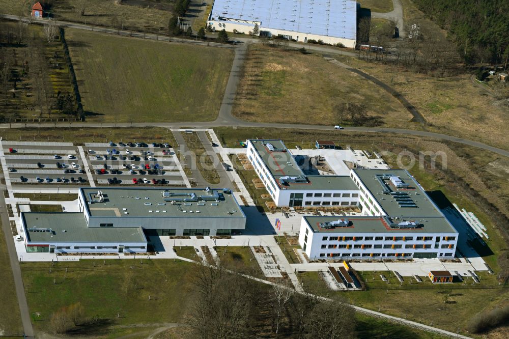 Aerial image Zossen - School building of the Geschwister-Scholl-Schule on street Zum Koenigsgraben in Zossen in the state Brandenburg, Germany