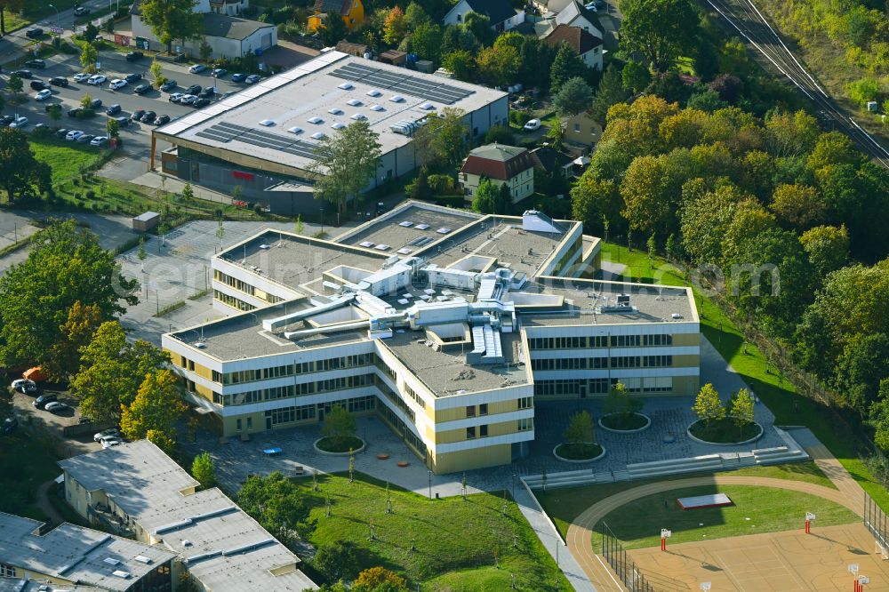 Aerial photograph Teltow - School building Grace-Hopper-Gesamtschule Conrad-Blenkle-Strasse corner Mahlower Strasse in Teltow in the state Brandenburg, Germany