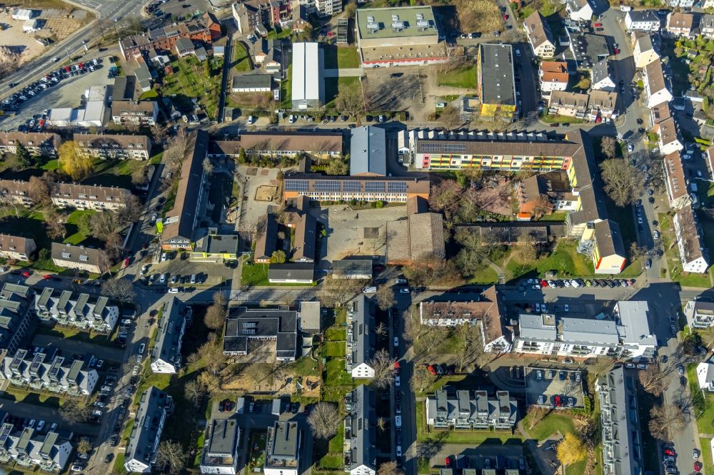 Aerial photograph Hattingen - School building of primary school Bruchfeld in Hattingen in North Rhine-Westphalia