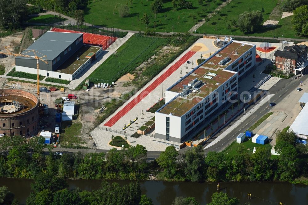 Halle (Saale) from the bird's eye view: School building of the elementary school and high school Kastanienallee in Halle (Saale) in the state Saxony-Anhalt, Germany