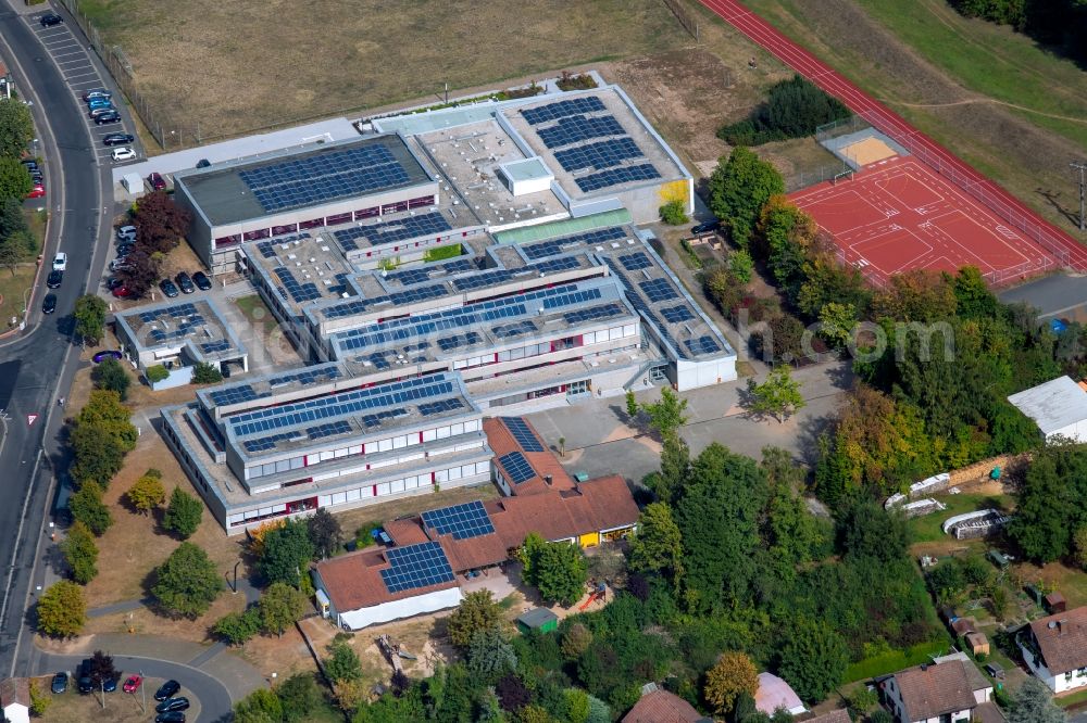 Aerial photograph Gemünden am Main - School building of the Grundschule Gemuenden on Main Hofweg in the district Langenprozelten in Gemuenden am Main in the state Bavaria, Germany