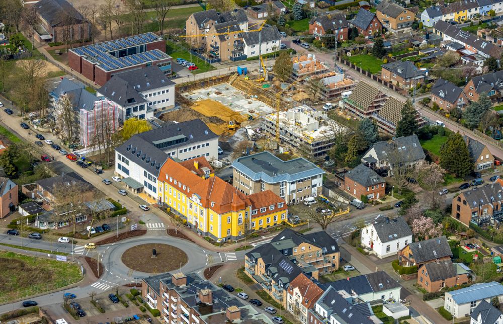 Aerial image Rees - School building of the primary school and center for curative pedagogy (HPZ) in Rees in the state of North Rhine-Westphalia