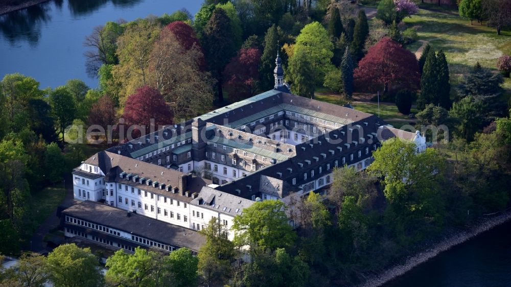 Aerial photograph Remagen - School building of the Franziskus-Gymnasium on island Nonnenwerth in the district Rolandswerth in Remagen in the state Rhineland-Palatinate, Germany