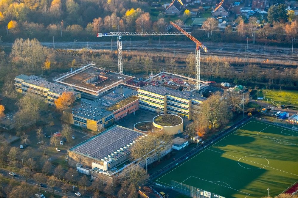 Aerial image Gladbeck - School building of the Heisenberg Gymnasium on Konrad-Adenauer-Allee in Gladbeck in the state North Rhine-Westphalia, Germany