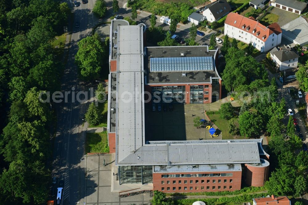 Bernau from the bird's eye view: School building of the Paulus Praetorius Gymnasium on Lohmuehlenstrasse in Bernau in the state Brandenburg, Germany