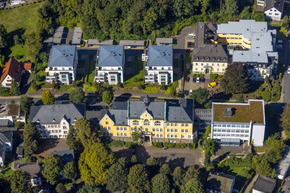 Aerial photograph Attendorn - School building of the Rivius Gymnasium Attendorn on Westwall in Attendorn in the state North Rhine-Westphalia, Germany