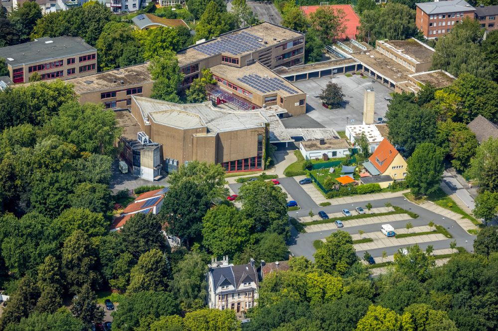 Kamen from the bird's eye view: School building of the Staedtisches Gymnasium Kamen on Hammer Strasse in Kamen in the state North Rhine-Westphalia, Germany