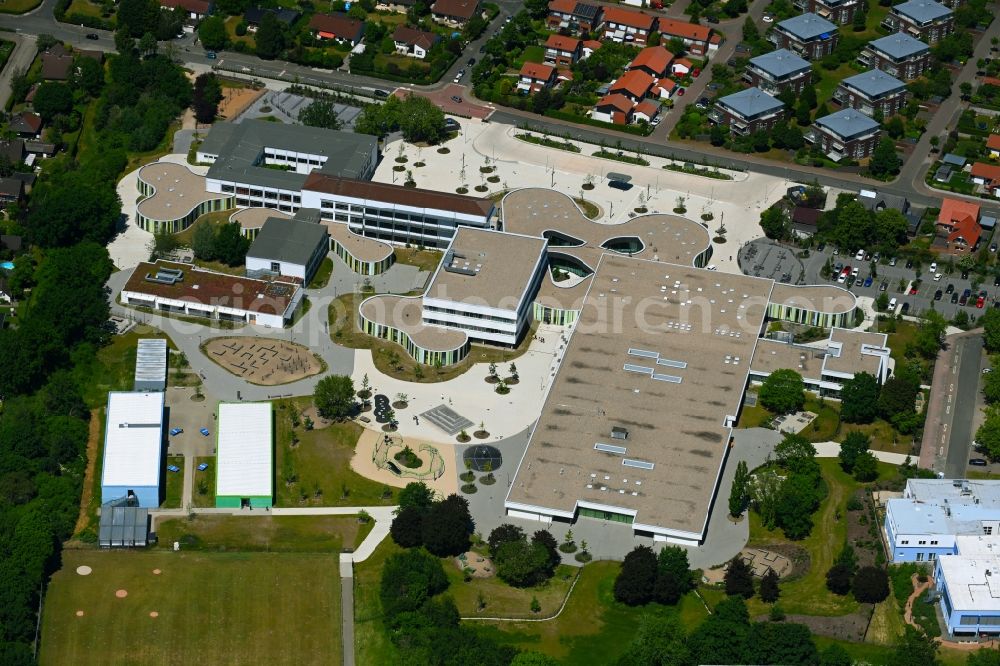 Wolfsburg from above - School building on street Karl-Heise-Strasse in the district Fallersleben in Wolfsburg in the state Lower Saxony, Germany