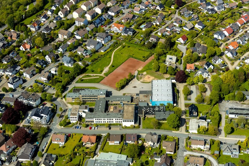 Aerial photograph Breckerfeld - School building of the Hauptschule Breckerfeld on Ostring in Breckerfeld in the state North Rhine-Westphalia, Germany