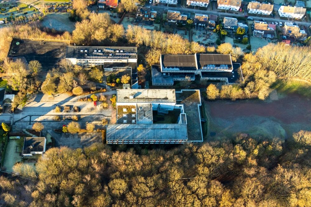 Aerial photograph Ennepetal - School building of the Hauptschule Friedenshoehe on Friedenshoehe in Ennepetal in the state North Rhine-Westphalia, Germany