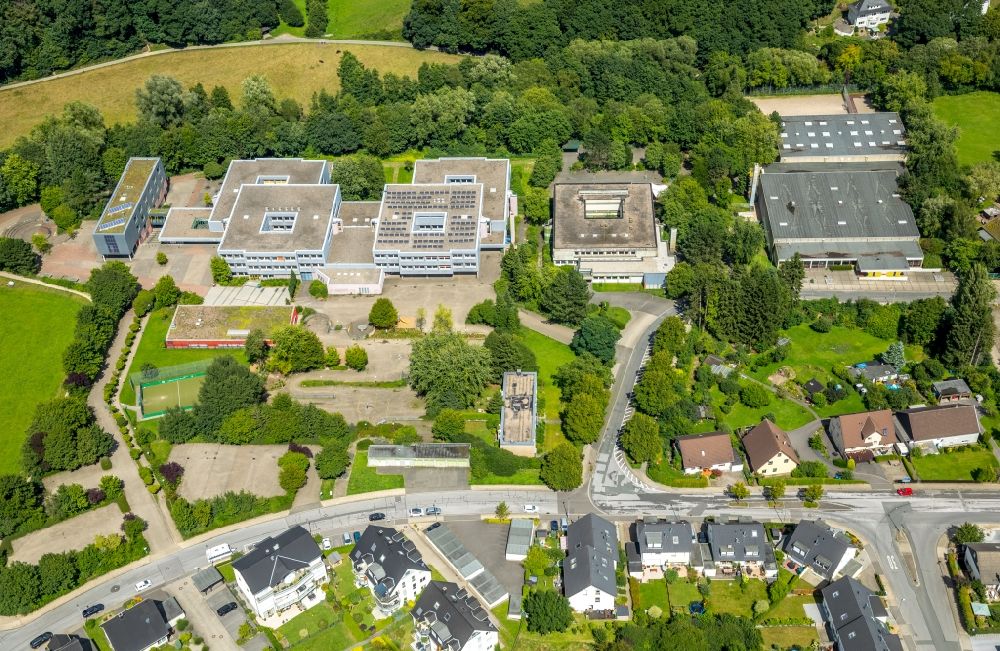 Gevelsberg from the bird's eye view: School building of the Hauptschule Gevelsberg and of Staedtischen Gymnasium Gevelsberg Am Hofe in Gevelsberg in the state North Rhine-Westphalia, Germany