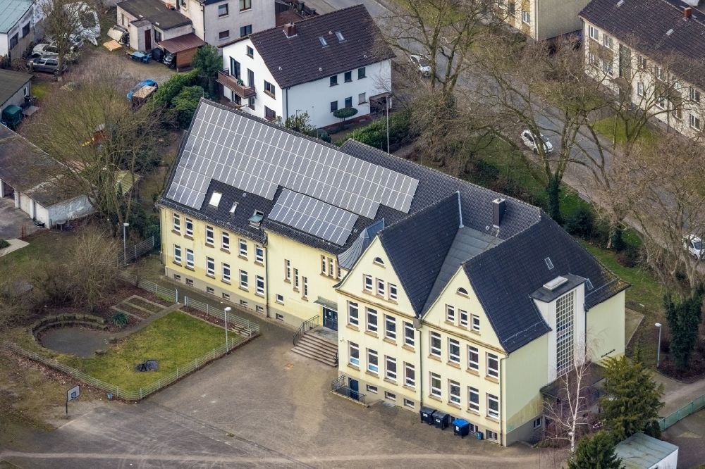 Aerial image Bottrop - School building of the Hauptschule Welheim (HSW) on Blankenstrasse in the district Batenbrock in Bottrop at Ruhrgebiet in the state North Rhine-Westphalia, Germany