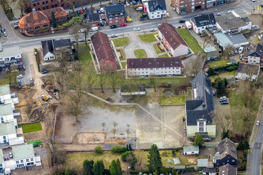 Aerial photograph Bottrop - School building of the Hauptschule Welheim (HSW) on Blankenstrasse in the district Batenbrock in Bottrop at Ruhrgebiet in the state North Rhine-Westphalia, Germany
