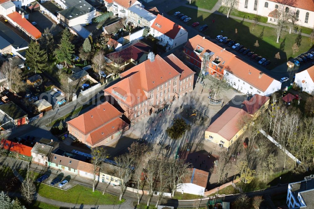 Aerial image Zehdenick - School building of the Havelland-Grundschule on Hospitalstrasse in Zehdenick in the state Brandenburg, Germany