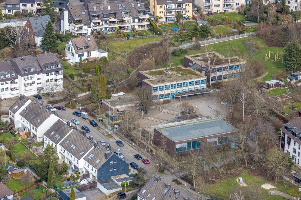 Aerial photograph Essen - School building of the der Heckerschule on Urbachstrasse in the district Werden in Essen at Ruhrgebiet in the state North Rhine-Westphalia, Germany