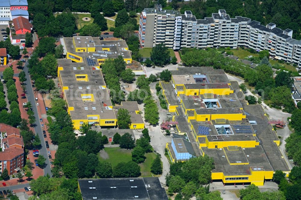 Aerial photograph Hannover - School building of the IGS Integrierte Gesamtschule Roderbruch in the district Gross - Buchholz in Hannover in the state Lower Saxony, Germany