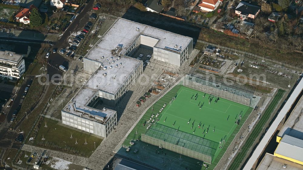 Berlin from the bird's eye view: New construction site of the school building Integrierte Sekundarschule Mahlsdorf on the street An der Schule in the district Mahlsdorf in Berlin, Germany
