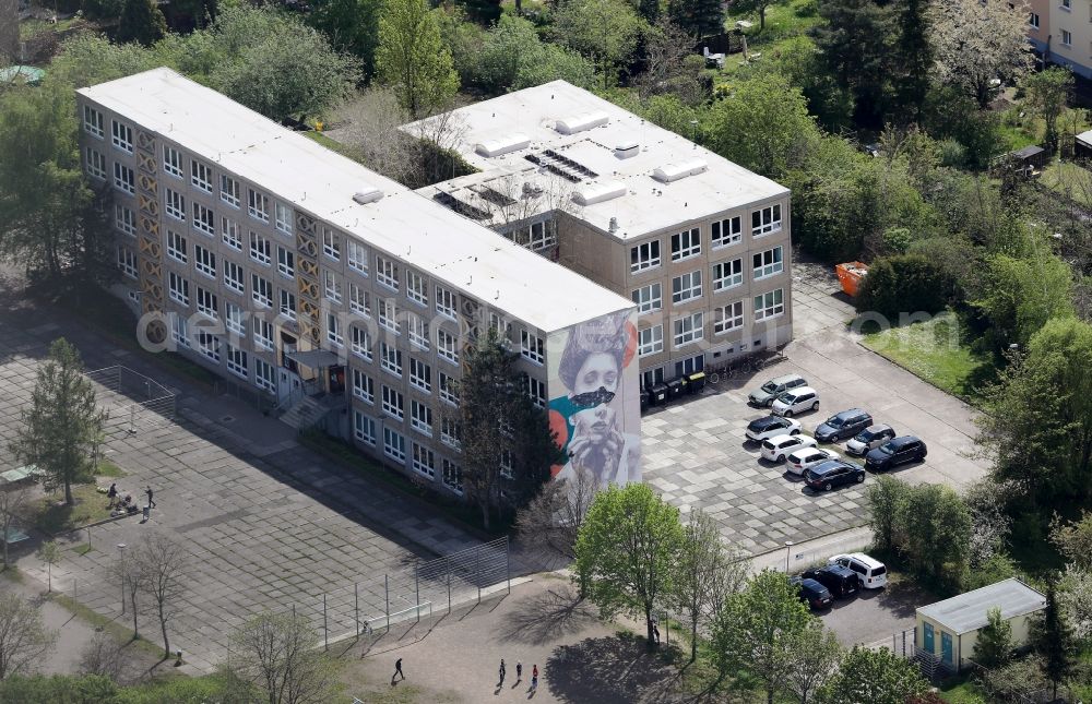 Aerial photograph Erfurt - School building of the Kolpingschule on Hirnzigenweg in the district Daberstedt in Erfurt in the state Thuringia, Germany
