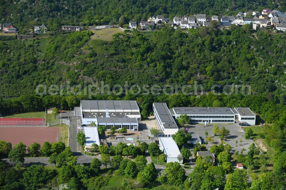 Aerial photograph Sankt Goarshausen - School building of the Loreleyschule on Loreleyring in the district Heide in Sankt Goarshausen in the state Rhineland-Palatinate, Germany