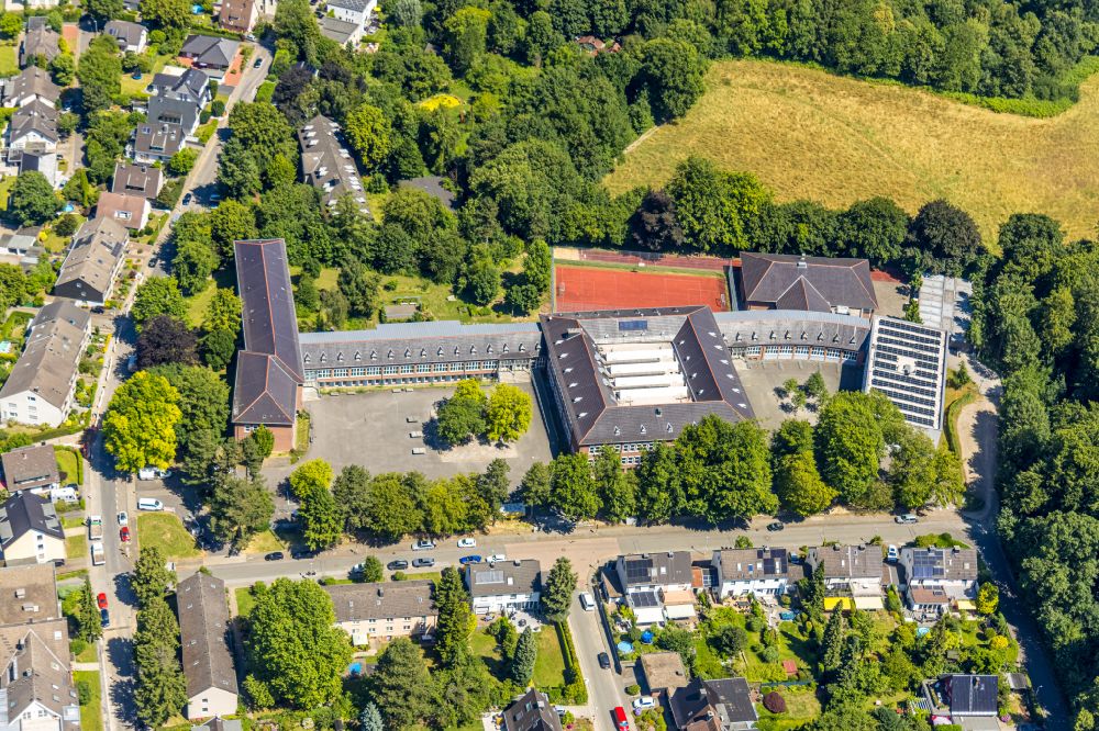 Mülheim an der Ruhr from above - School building of the Luisenschule in Muelheim on the Ruhr at Ruhrgebiet in the state North Rhine-Westphalia, Germany