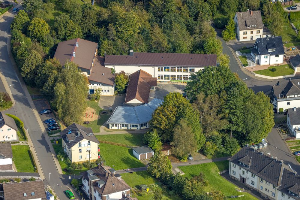 Kreuztal from the bird's eye view: School building of the St. Martin-Schule on street Dr.-Erich-Moning-Strasse in the district Littfeld in Kreuztal at Siegerland in the state North Rhine-Westphalia, Germany