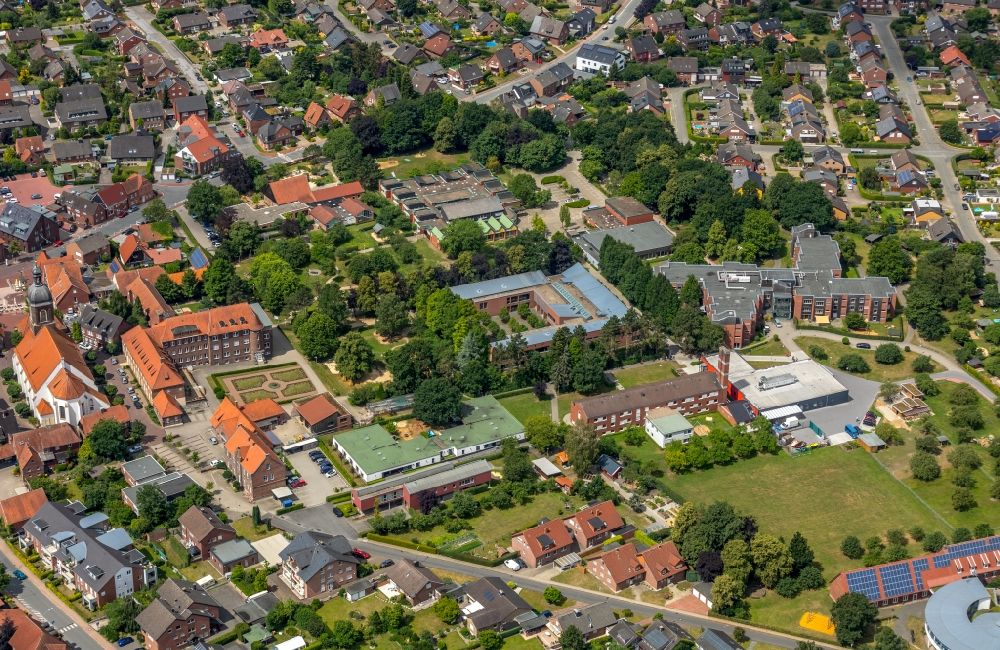Nordkirchen from above - School building of the Mauritiusschule on Mauritiusstrasse in Nordkirchen in the state North Rhine-Westphalia, Germany