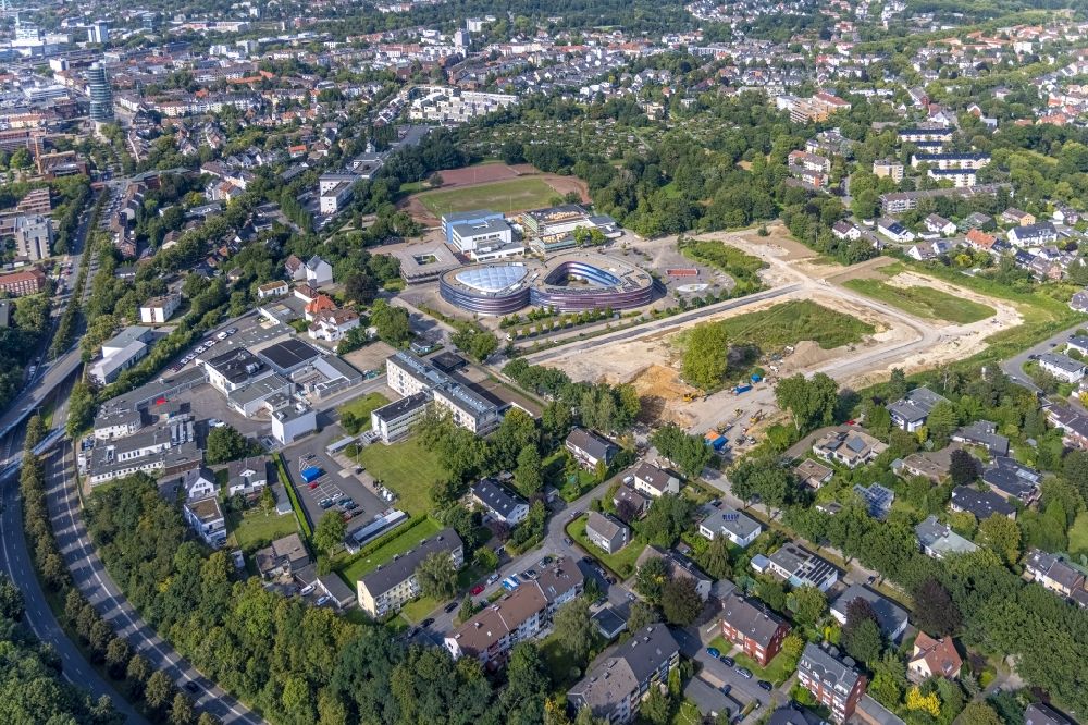 Aerial photograph Bochum - School building of the Neues Gymnasium Bochum and Hans-Boeckler-Schule an der Querenburger Strasse in Bochum in the state North Rhine-Westphalia