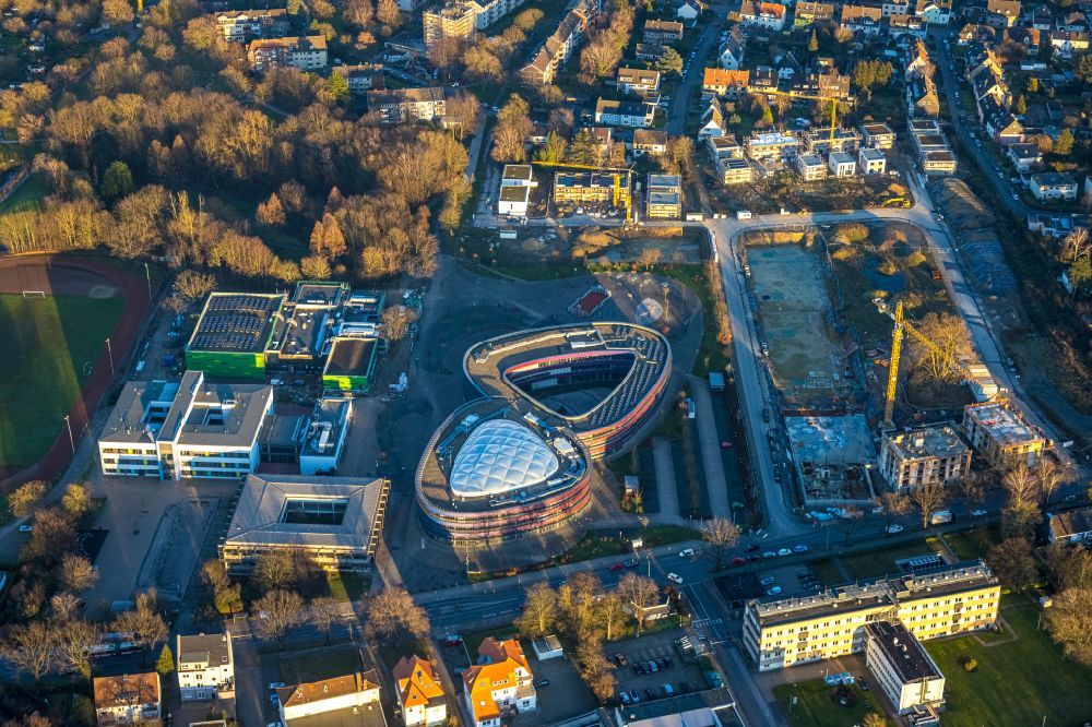 Aerial photograph Bochum - School building Neues Gymnasium Bochum on Querenburger Strasse in the district Wiemelhausen in Bochum in the Ruhr area in the state North Rhine-Westphalia, Germany