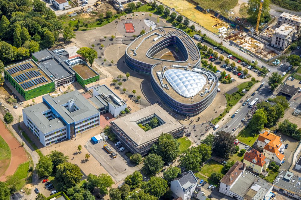 Aerial photograph Bochum - School building Neues Gymnasium Bochum on Querenburger Strasse in the district Wiemelhausen in Bochum in the Ruhr area in the state North Rhine-Westphalia, Germany