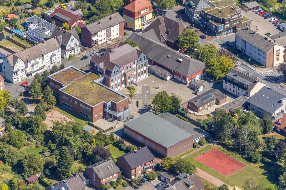 Aerial image Hamm - School building of the Overbergschule on Overbergstrasse in the district Bockum-Hoevel in Hamm at Ruhrgebiet in the state North Rhine-Westphalia, Germany