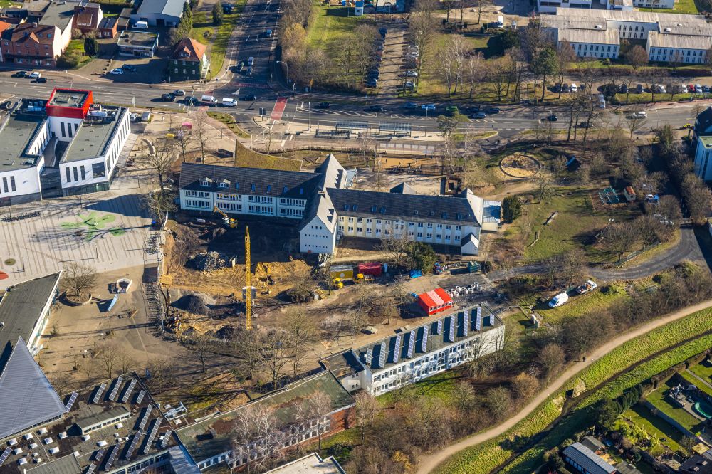 Selm from the bird's eye view: School building of the Overbergschule on street Campus in Selm in the state North Rhine-Westphalia, Germany