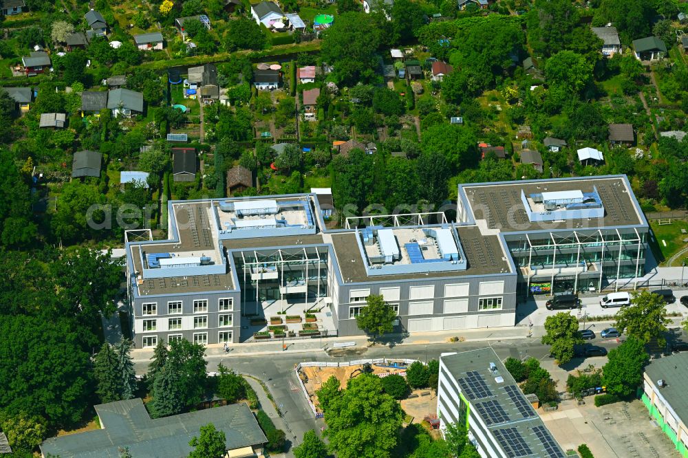 Berlin from the bird's eye view: School building Panke-Schule on Galenusstrasse in the district Pankow in Berlin, Germany