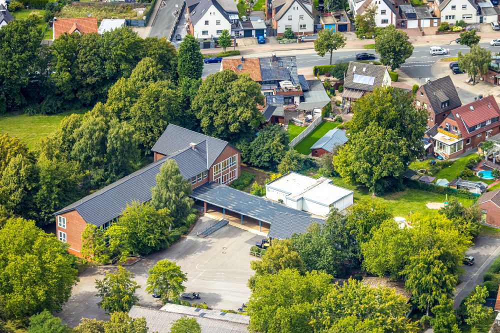 Aerial photograph Ahlen - School building of the Paul-Gerhardt-Schule on street Harkortstrasse in Ahlen in the state North Rhine-Westphalia, Germany