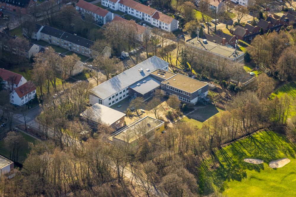 Aerial image Gelsenkirchen - School building of the Raphael-Schule on street Coesfelder Strasse in the district Resser Mark in Gelsenkirchen at Ruhrgebiet in the state North Rhine-Westphalia, Germany
