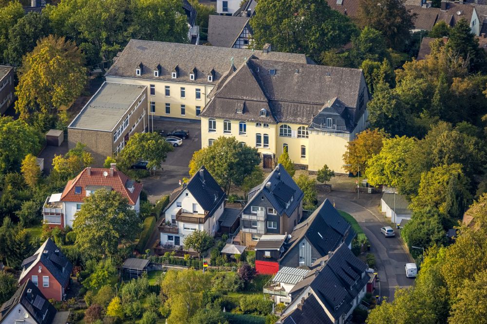 Siegen from above - School building of the Realschule Am Haeusling on Dr.-Ernst-Strasse in Siegen in the state North Rhine-Westphalia, Germany