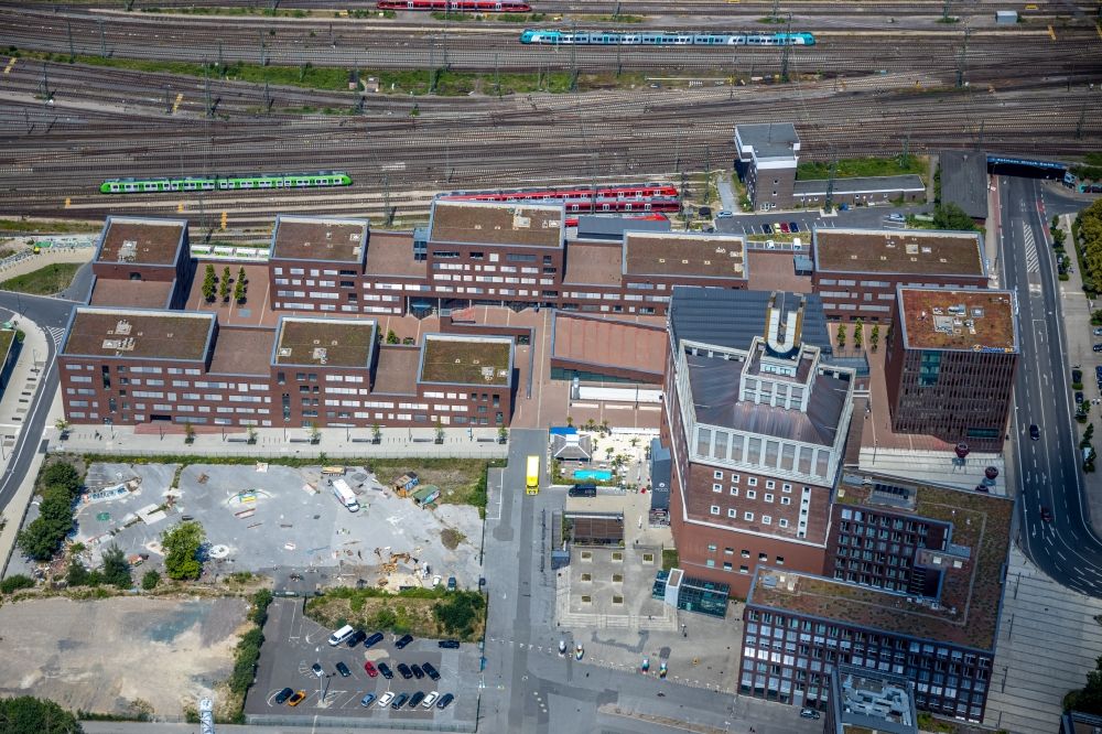 Aerial photograph Dortmund - School building of the Robert-Schuman-Berufskolleg and of Dortmanof U-Turm on Emil-Moog-Platz in Dortmund in the state North Rhine-Westphalia, Germany