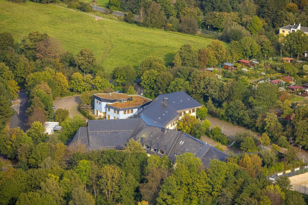Aerial image Siegen - School building of the Rudolf Steiner Schule Siegen - Freie Waldorfschule e.V at the Kolpingstrasse in Siegen in the state North Rhine-Westphalia