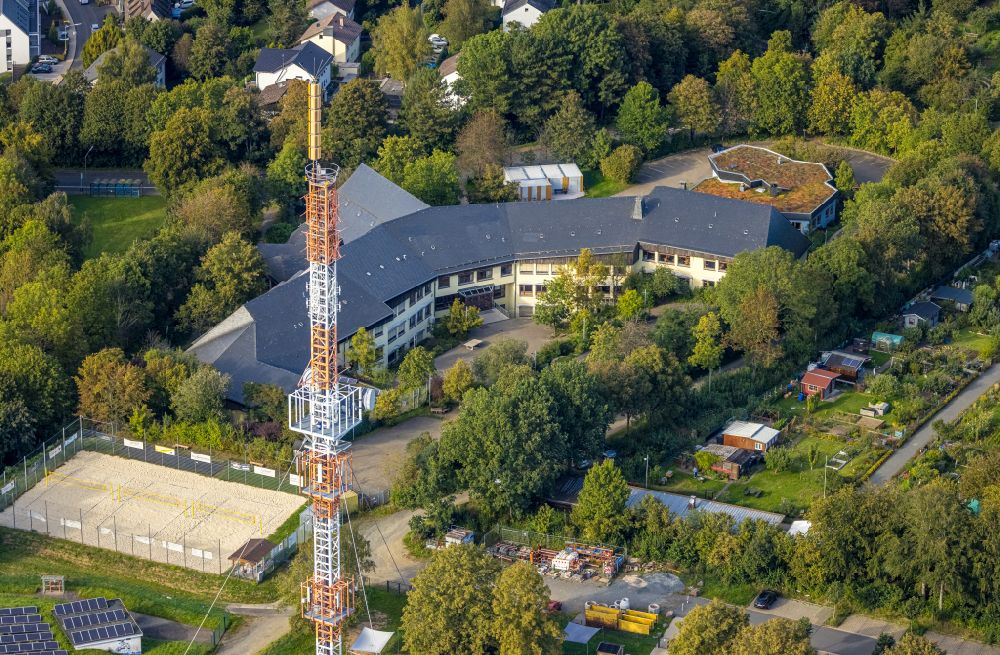 Aerial photograph Siegen - School building of the Rudolf Steiner Schule Siegen - Freie Waldorfschule e.V at the Kolpingstrasse in Siegen in the state North Rhine-Westphalia